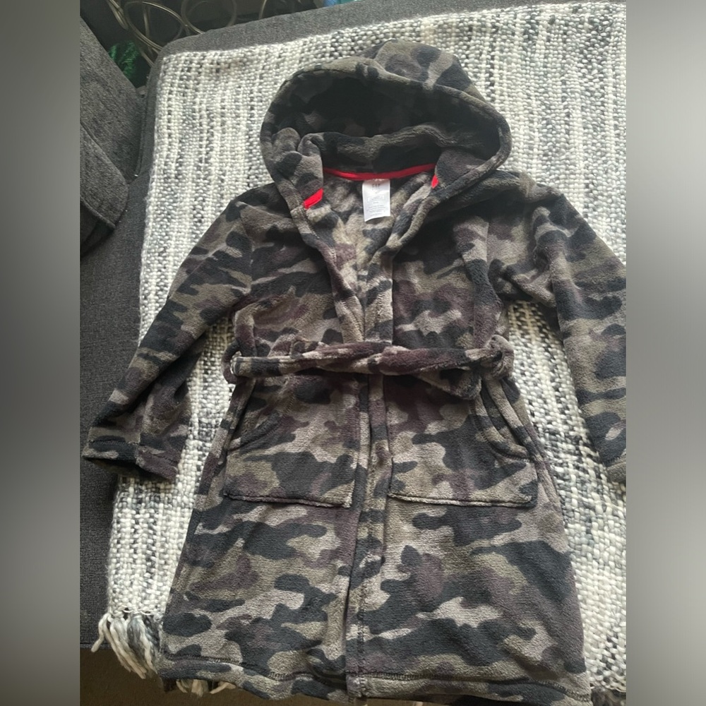 Boys bathrobe Size 6